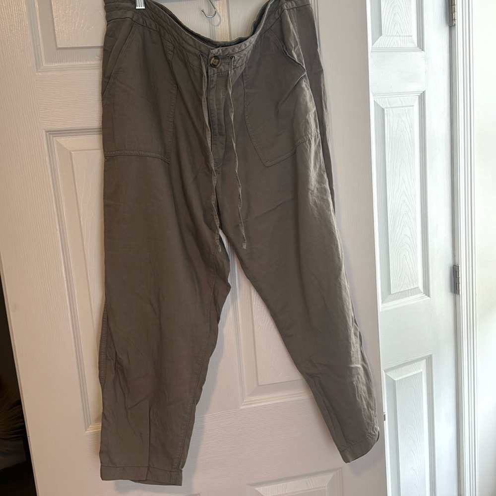 AE pants with tie waist and adjustable ankle